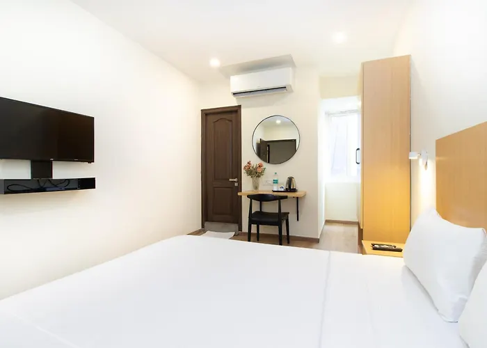 Deluxe Queen Room