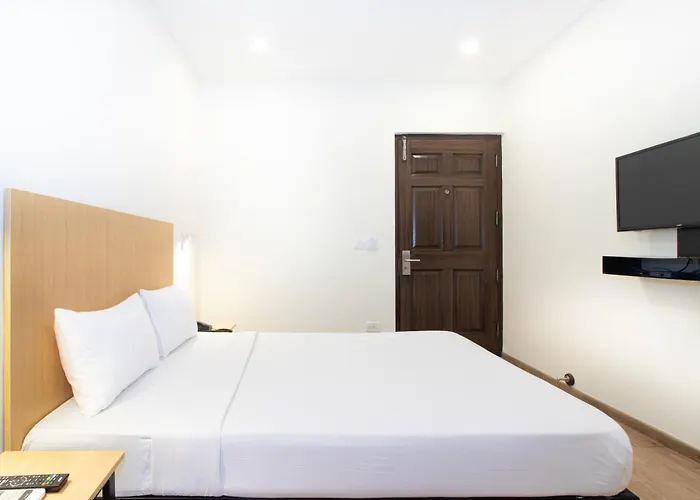 Deluxe Queen Room